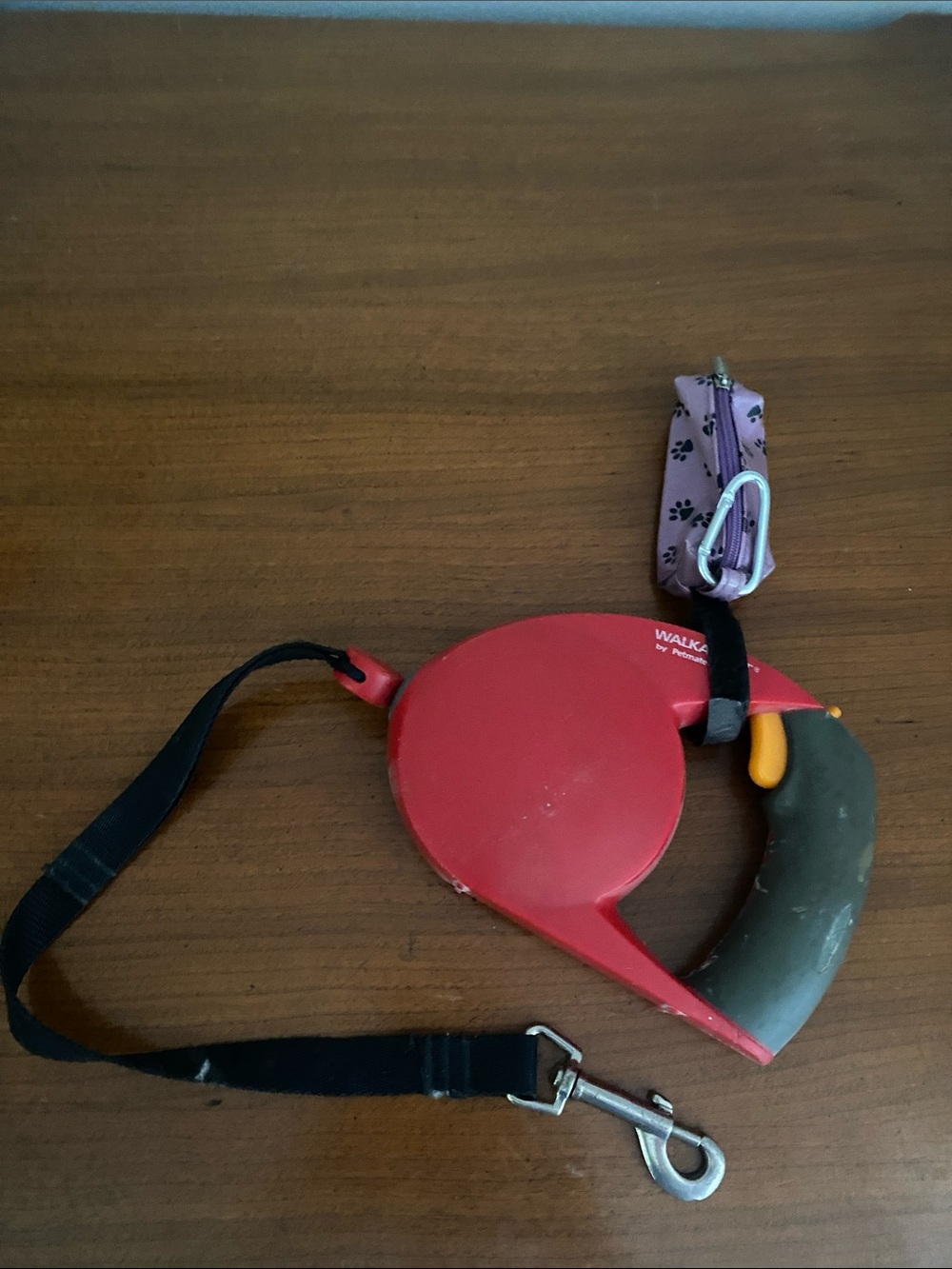 Petmate Walkabout usable Retractable Leash in Red with Purple Strap